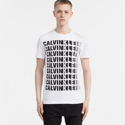 T-shirt met Calvin Klein logo print aan de voorkant.