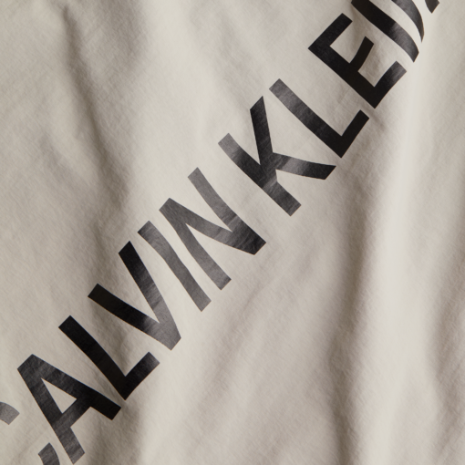 CALVIN KLEIN JACK MET CAPUCHON EN LOGO ACHTER Elephant Skin 