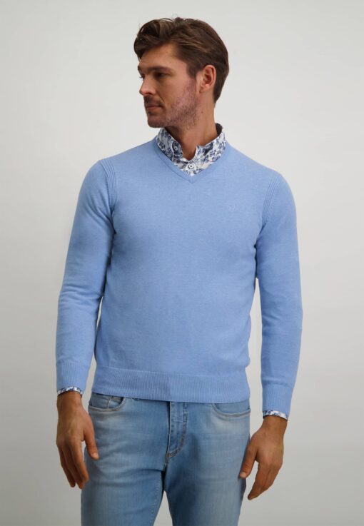State of Art Regular fit trui met V-hals middenblauw uni